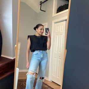 Meet your Posher, Amira